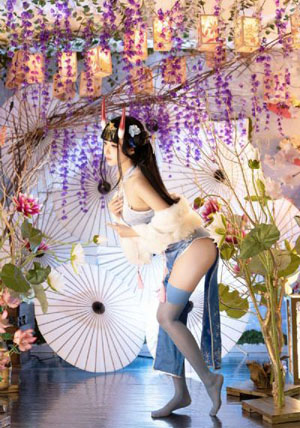 日韩8自拍_日韩手机在线观看