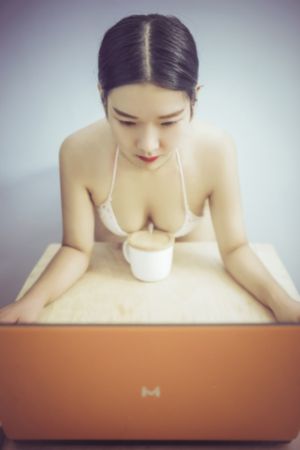 中文字幕一区二区精品区_BD韩语免费高清观看