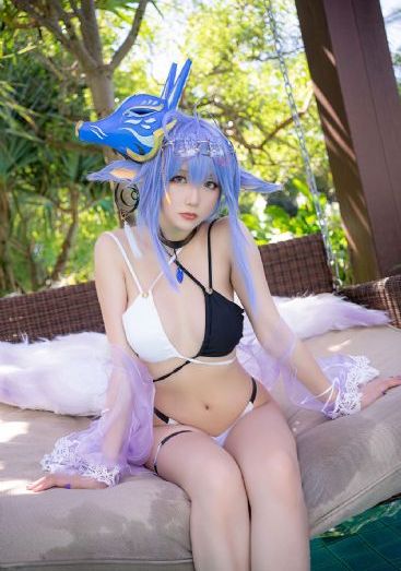 欧美黄色裙子美女_720免费观看韩国